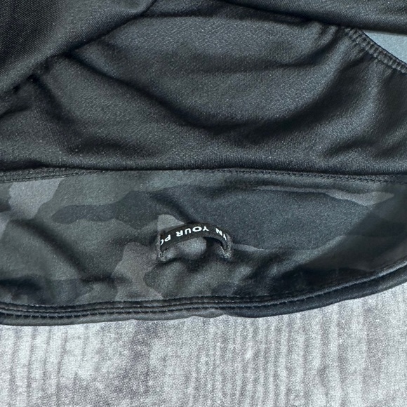 ⭐️Athleta Girl Record Breaker 3" Shorts in Black Camo [400] - Picture 6 of 10